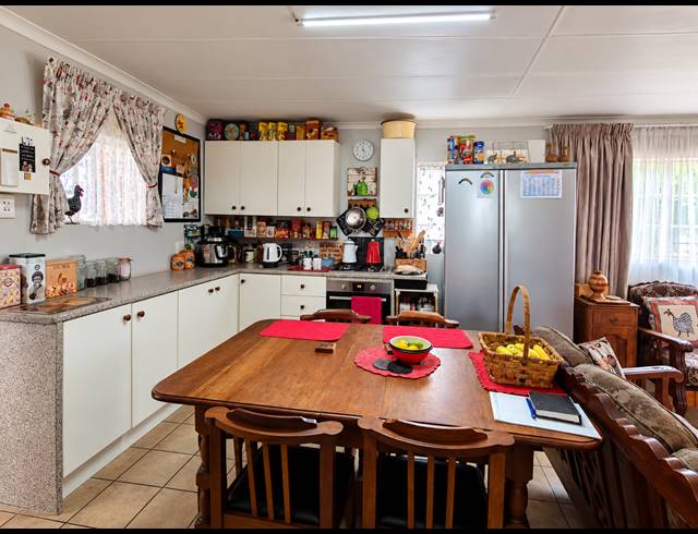 3 BEDROOM HOUSE FOR SALE IN THREE RIVERS